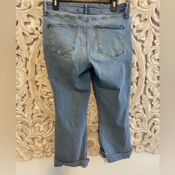 Gap Crop Kick Jean - Picture 3 of 8